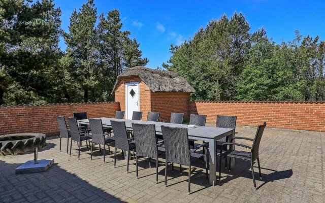 Luxurious Cabin With Pool in Ringkøbing