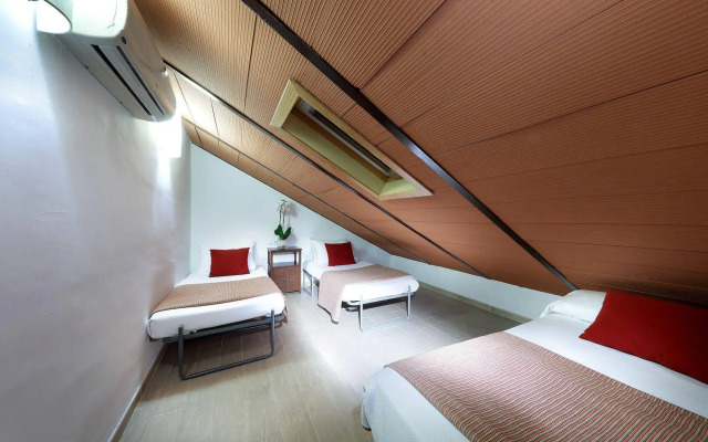 Apartamentos Patios De Alcántara