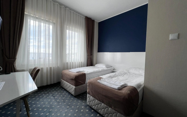 Hotel Safir Babice