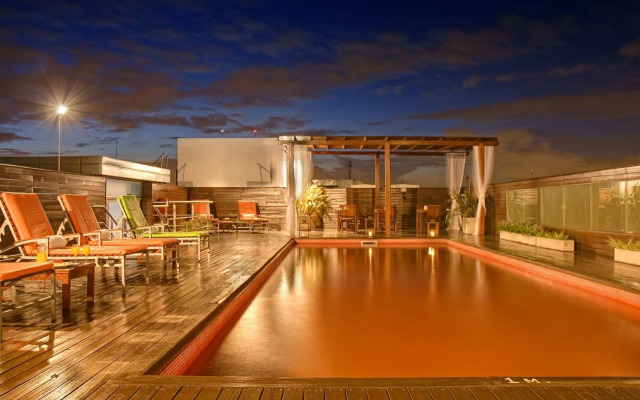 Broadway Hotel & Suites