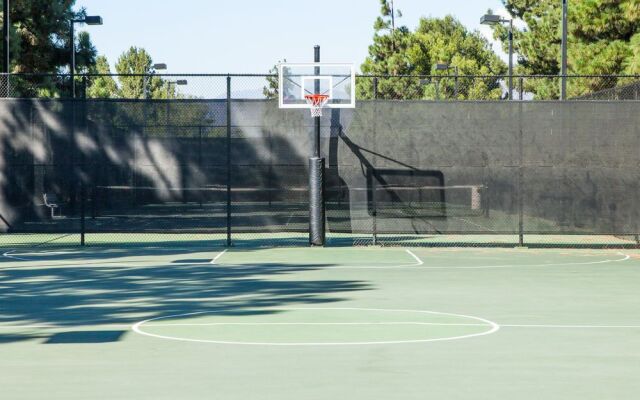 Oakwood at Toluca Hills Apartments by Avalon