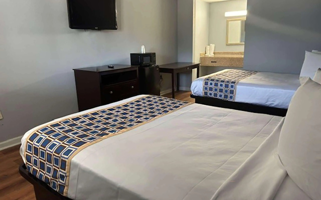 Super 8 by Wyndham Portsmouth - Norfolk