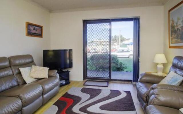 Seabreeze 6 Opposite Bowling Club
