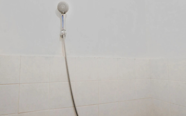 Madani Family Residence Syariah by OYO Rooms