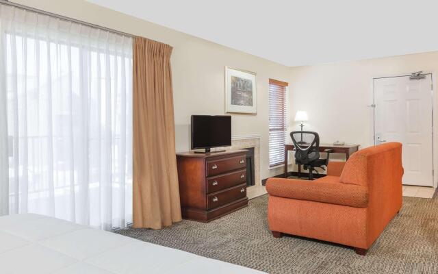 Hawthorn Suites by Wyndham Dallas Love Field Airport