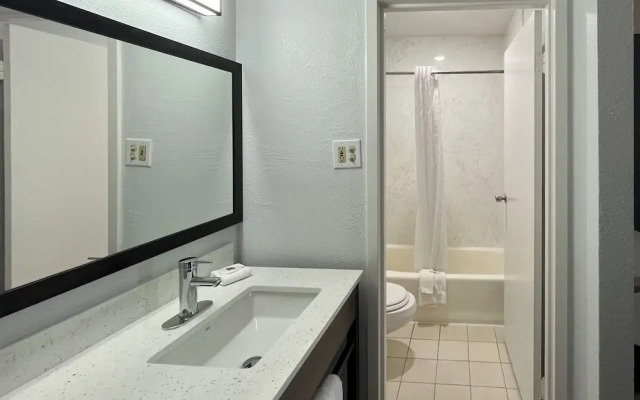 Studio 6 Hammond, LA – I12 – I55
