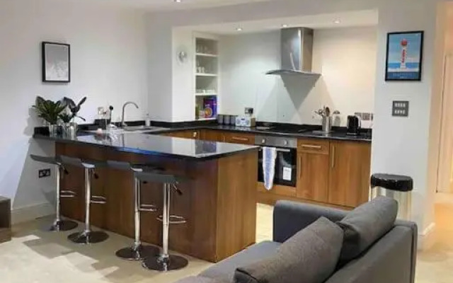 Beach Retreat, Stones Throw Away from Beach