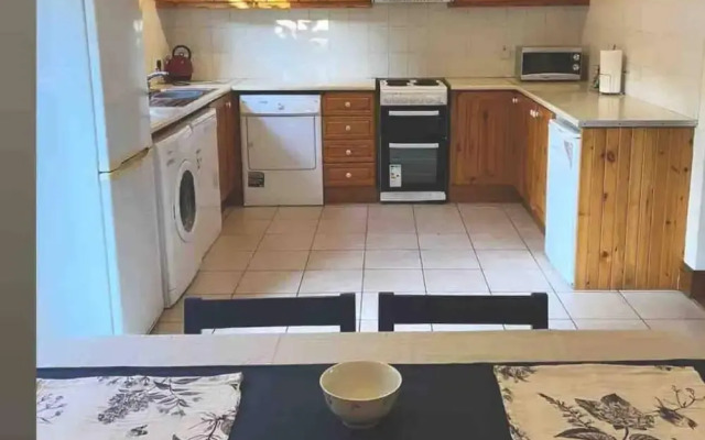 Molaga Street Retreat - 3 Bedroom House