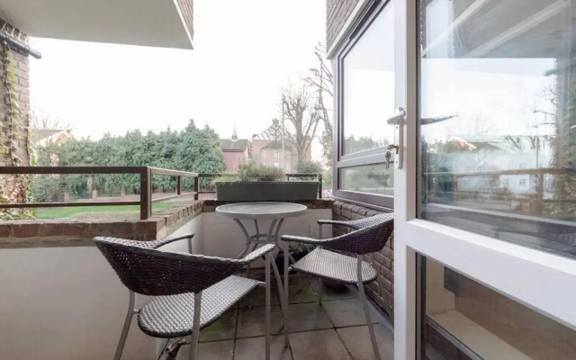 Spacious Two Double Bedroom Flat