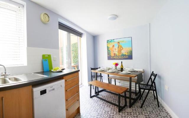 Beautifully furnished 4-bed townhouse on South Cliff