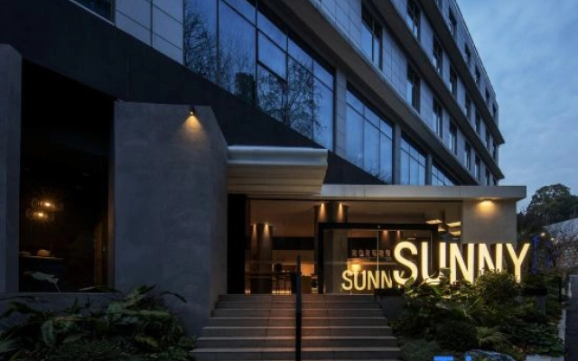 SUNNY Hotel