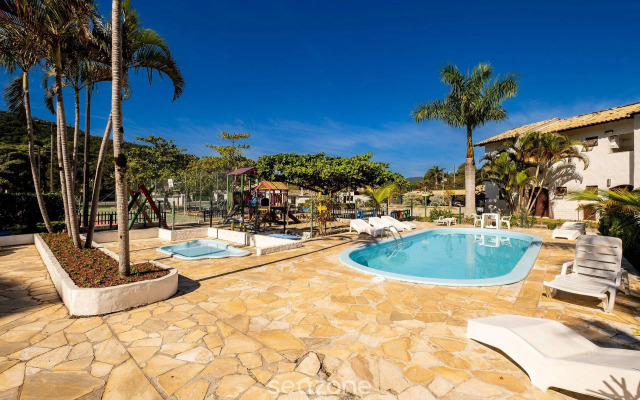 Apto em lindo condomínio pé na areia RPB038