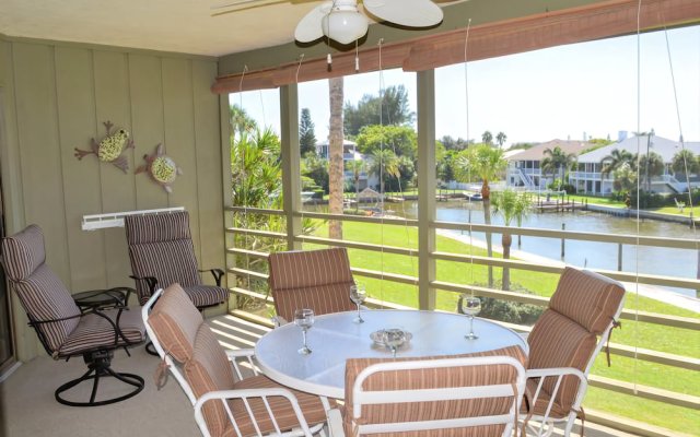 Westbay Point Moorings 214 2 Bedroom Condo by Redawning