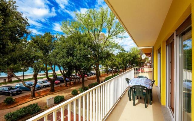 Beachfront Apartment Crikvenica