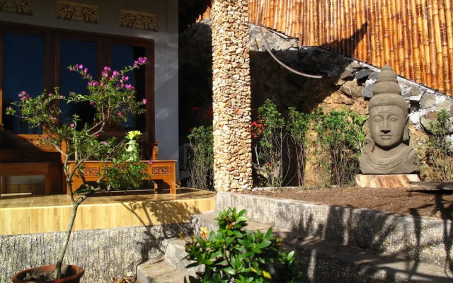 Yoki's Bungalows
