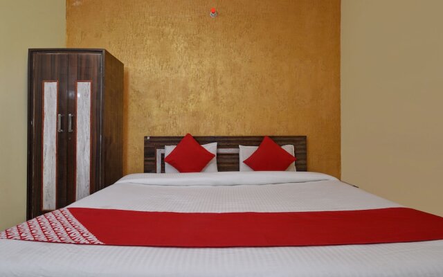 OYO 13588 Mahaveer International