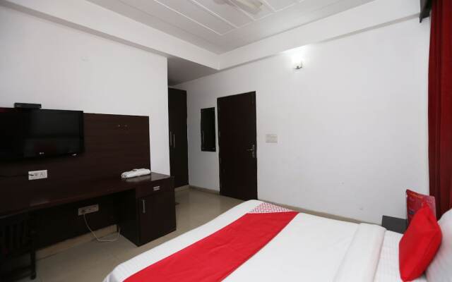 OYO 22311 Corple Stays