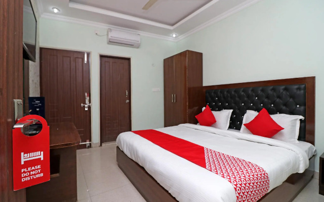 OYO 12062 Paras Guest House