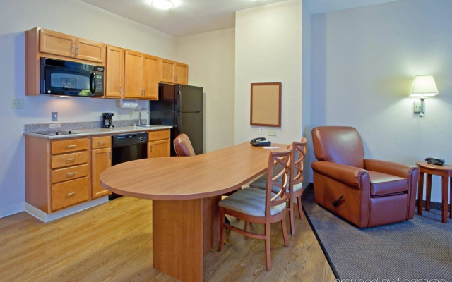 Candlewood Suites Pearland by IHG
