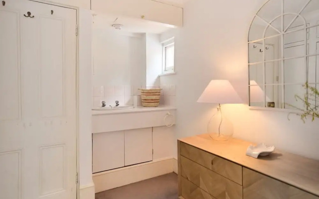 The Fulham Asylum - Modish 2bdr Flat With Patio