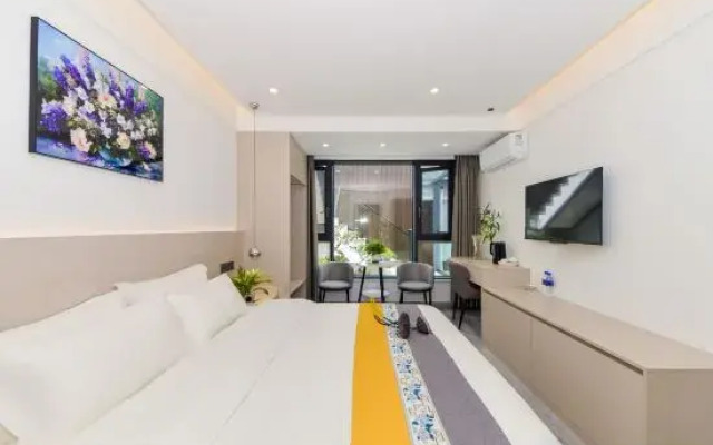 Dali Six Shangpin Homestay (Gucheng Fuxing Road)
