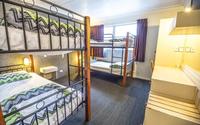 YHA Queenstown Central - Hostel