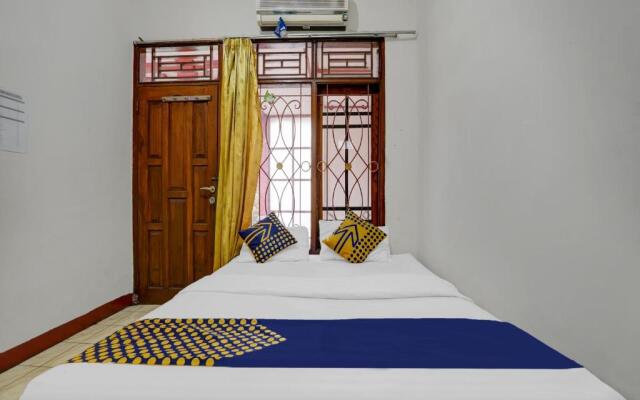OYO 3882 Pondok Pujasera