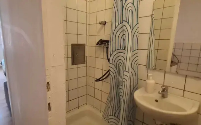 2BR Apartment 10 Min Walk to Westbahnhof