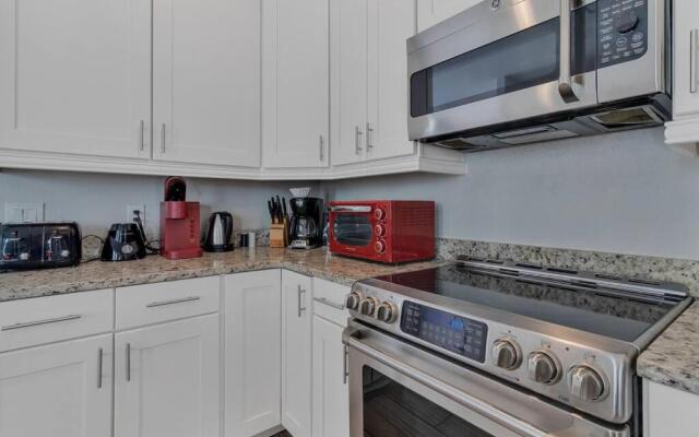 451-Luxury Villa wMovie Theater and Arcade