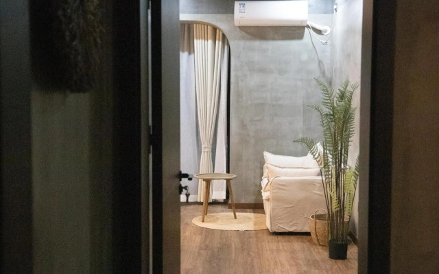 Locals Apartment Place 18