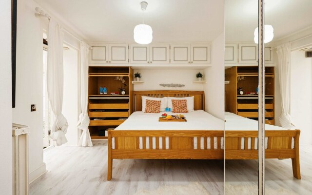 The Gloucester Terrace Abode - EFG