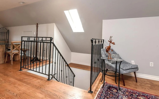 Private 2bdrm Unit With Ensuite Laundry - U5A