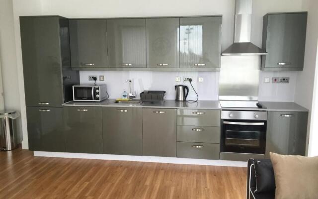 Castle Quarter Apartment with Free on site Parking