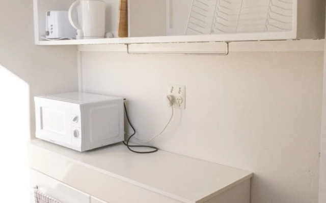 ARent - Serviced House - 14a Dignan St