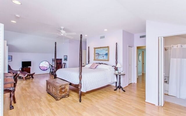 Bahia Azul Sunset by RedAwning