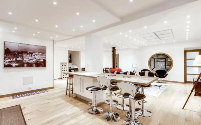 Just Renovated 138m2 On The Seine