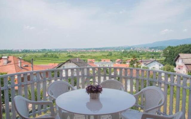 Apartments Jela