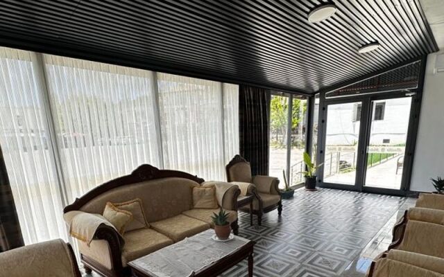 Badlis Hotel