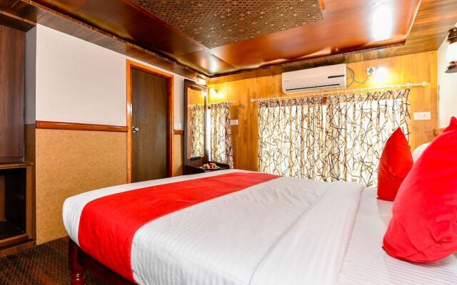 Oyo 24920 Indraprastha Royal Castle Sharing Houseboat