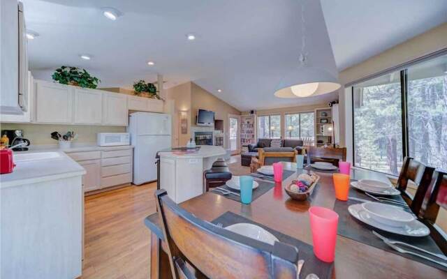 Diamond Peak Lane 20