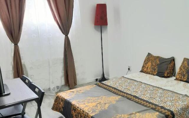 2 Rooms Apartment Otopeni free parking