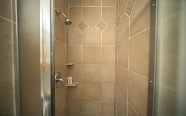 Tennis Townhomes 1323