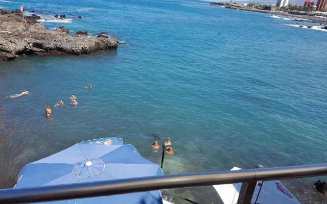 Calle Guajara, 1. Casa Playa Chica