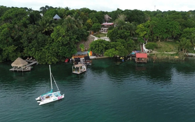 XO Frente Laguna Bacalar -Gratis Kayyaks