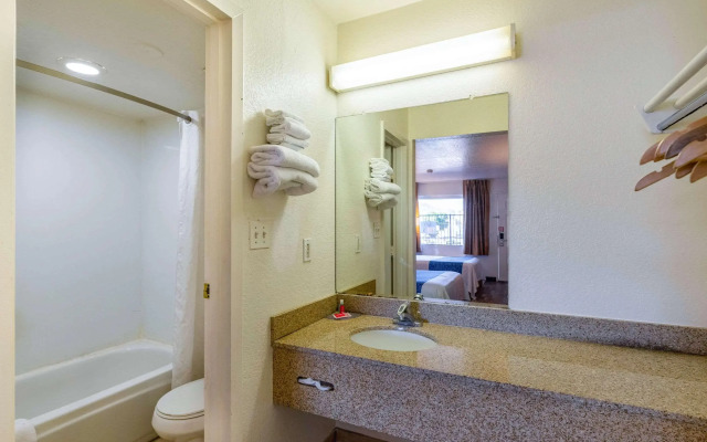 Econo Lodge Phoenix North I-17