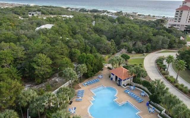 Tops'l 1008a Chalet by RedAwning