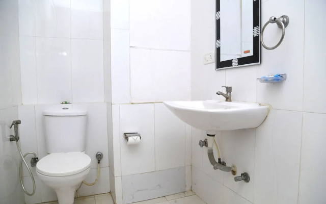 OYO 10335 Platinum Hotel