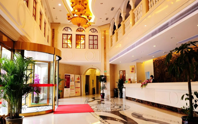 Vienna International Hotel Shanghai Disneyland Tour Shop