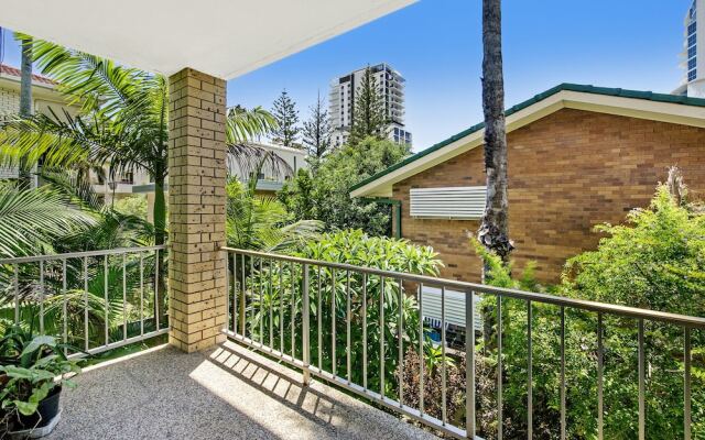 Beachside Unit Near Convention Centre