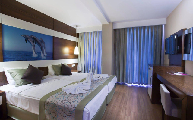 Adella Side Hotel